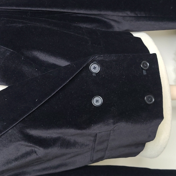 Jacket Size 12 Black Velvet Exaggerated Shoulders Double Breasted Goth Trend Fun - Picture 2 of 7